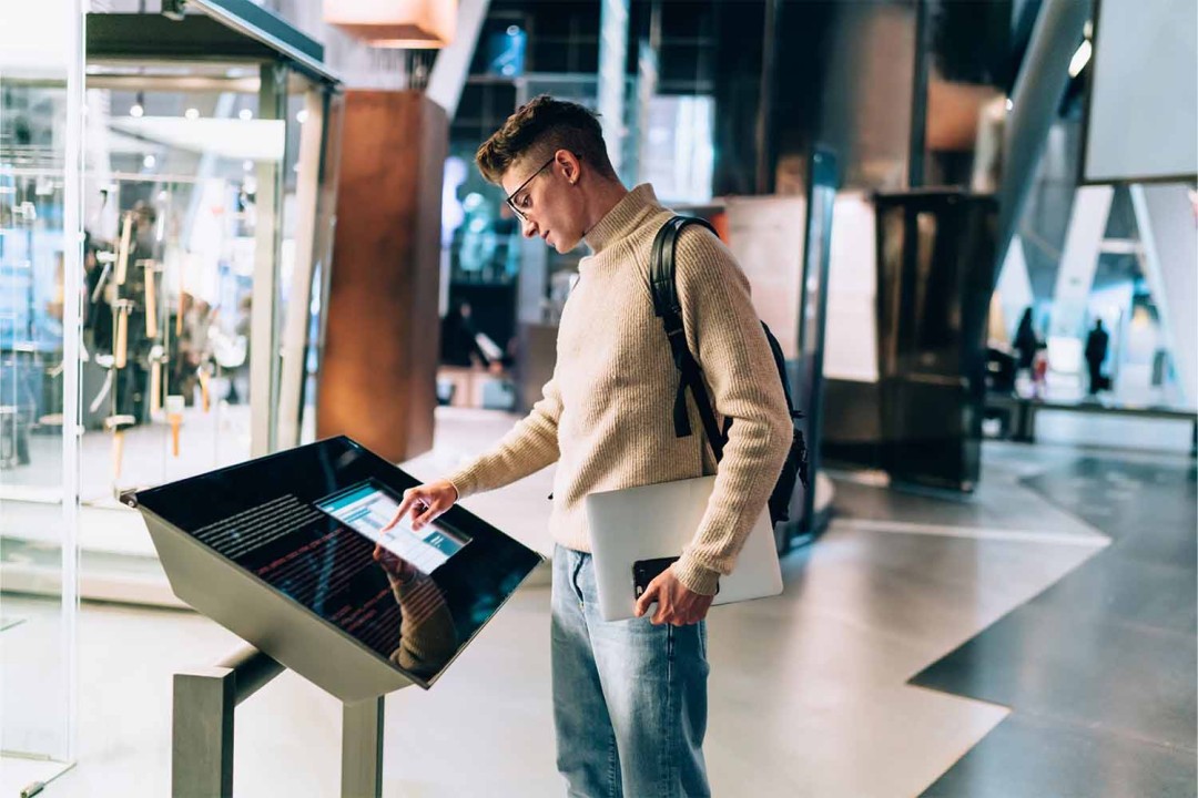 Advantages of smart self-service terminal touch screen