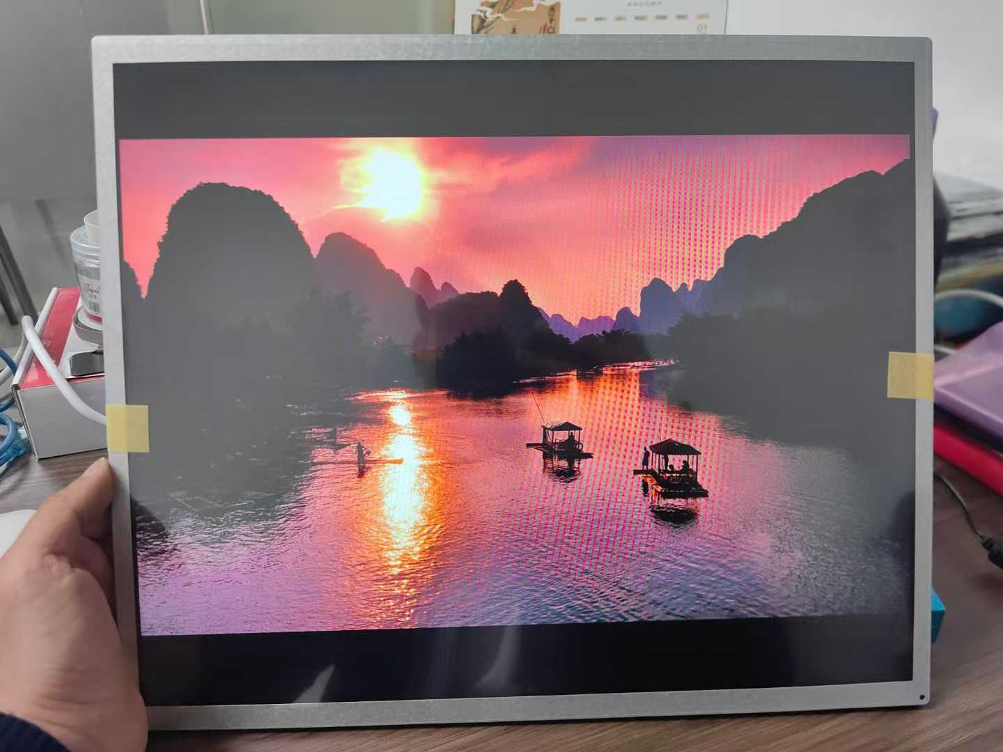 15-Inch IPS LCD Display: High Brightness, LVDS/eDP Interface, and Custom Touch Solutions by DINGTouch